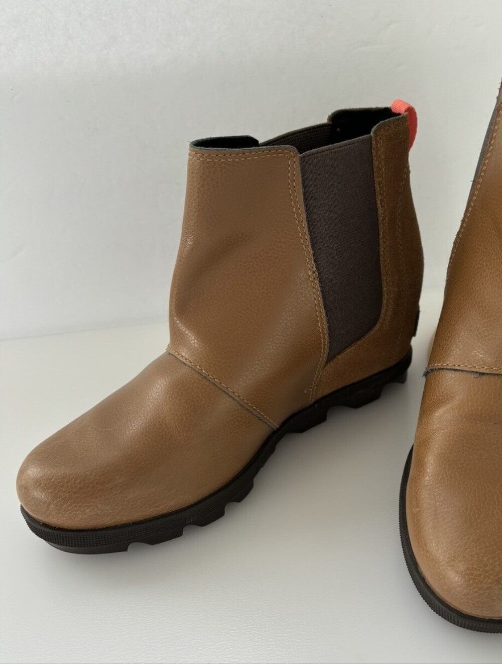 Sorel Joan of Arctic Wedge II Chelsea Brown Leather Ankle Boots Size 4 Pull On